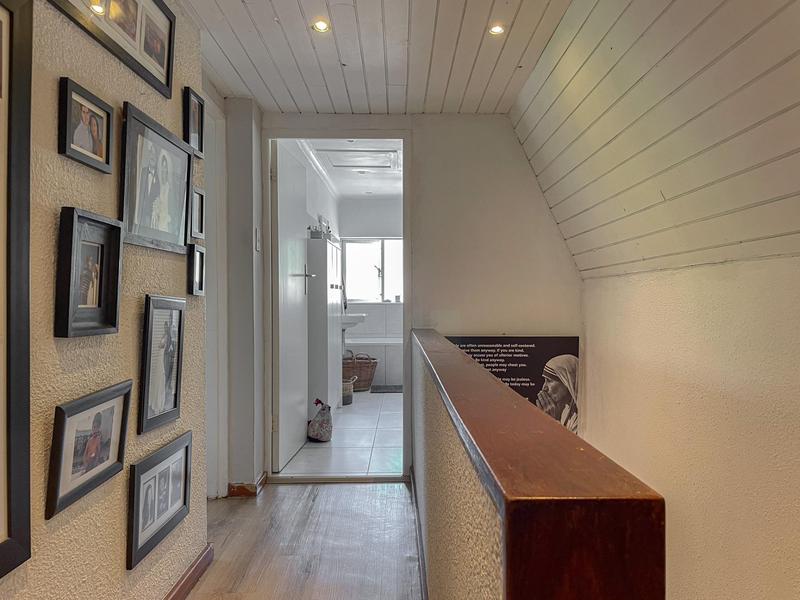 5 Bedroom Property for Sale in Hout Bay Western Cape